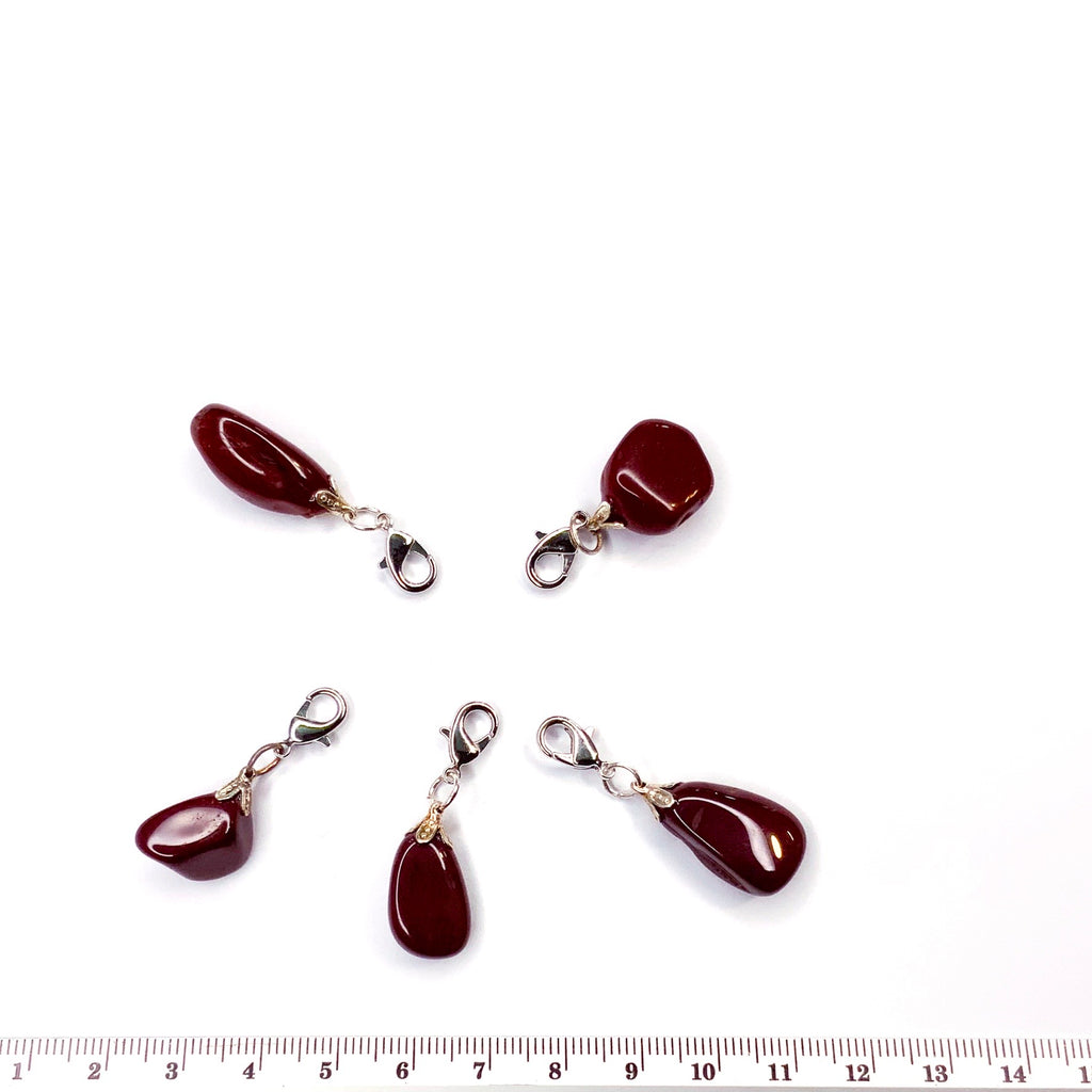 Hanger bedel edelsteen mokaiet rood journal