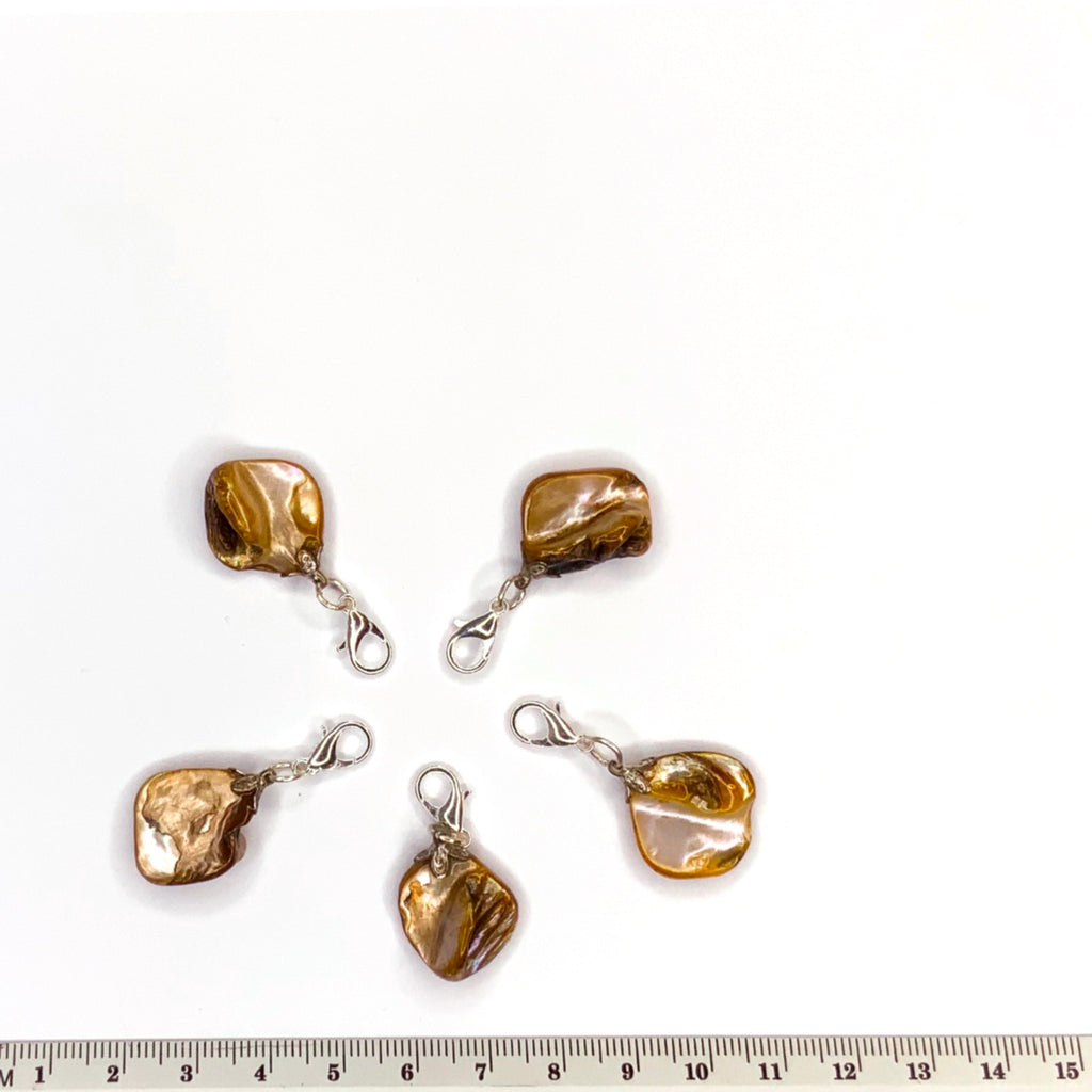 Hanger bedel edelsteen parelmoer  bruin journal